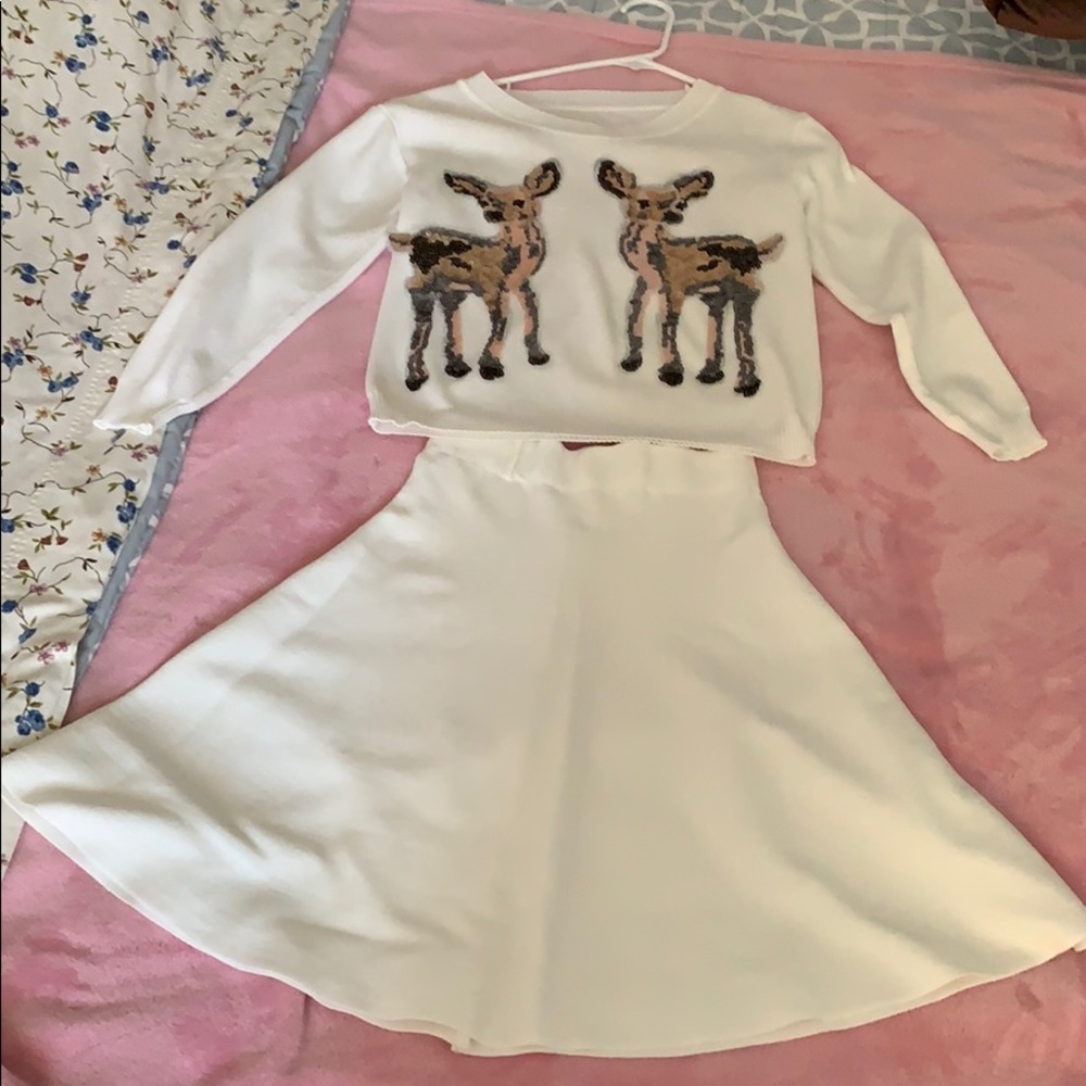 White knitted skirt set